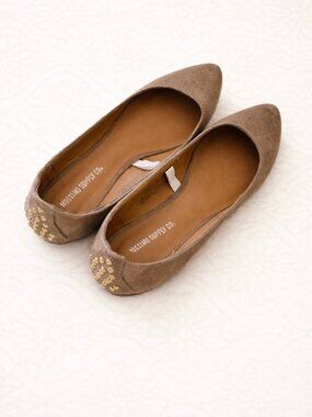Mossimo Supply Gold Studded Ballet Flats in Brushed Suede | Tan / Brown | Size 7